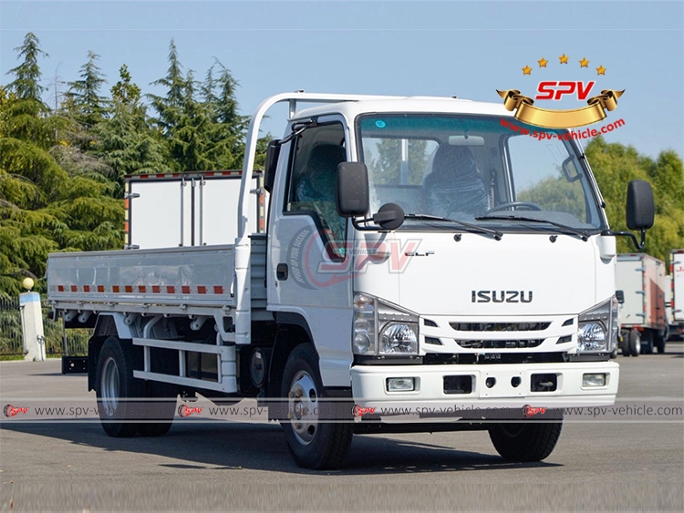 ISUZU ELF Goods Hauling Truck - Front Right Side